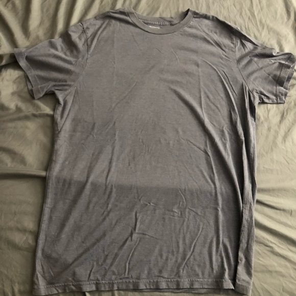 ❌SOLD❌Med/Large Shirt Bundle of 5! - Picture 5 of 5